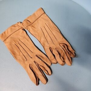 Elegant Tan Leather Gloves